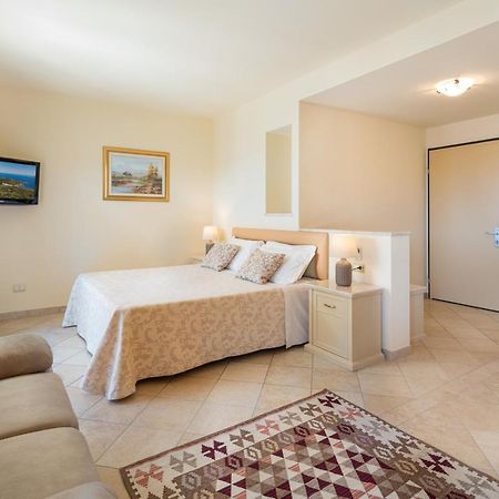 אולביה Hotel Regina Elena מראה חיצוני תמונה