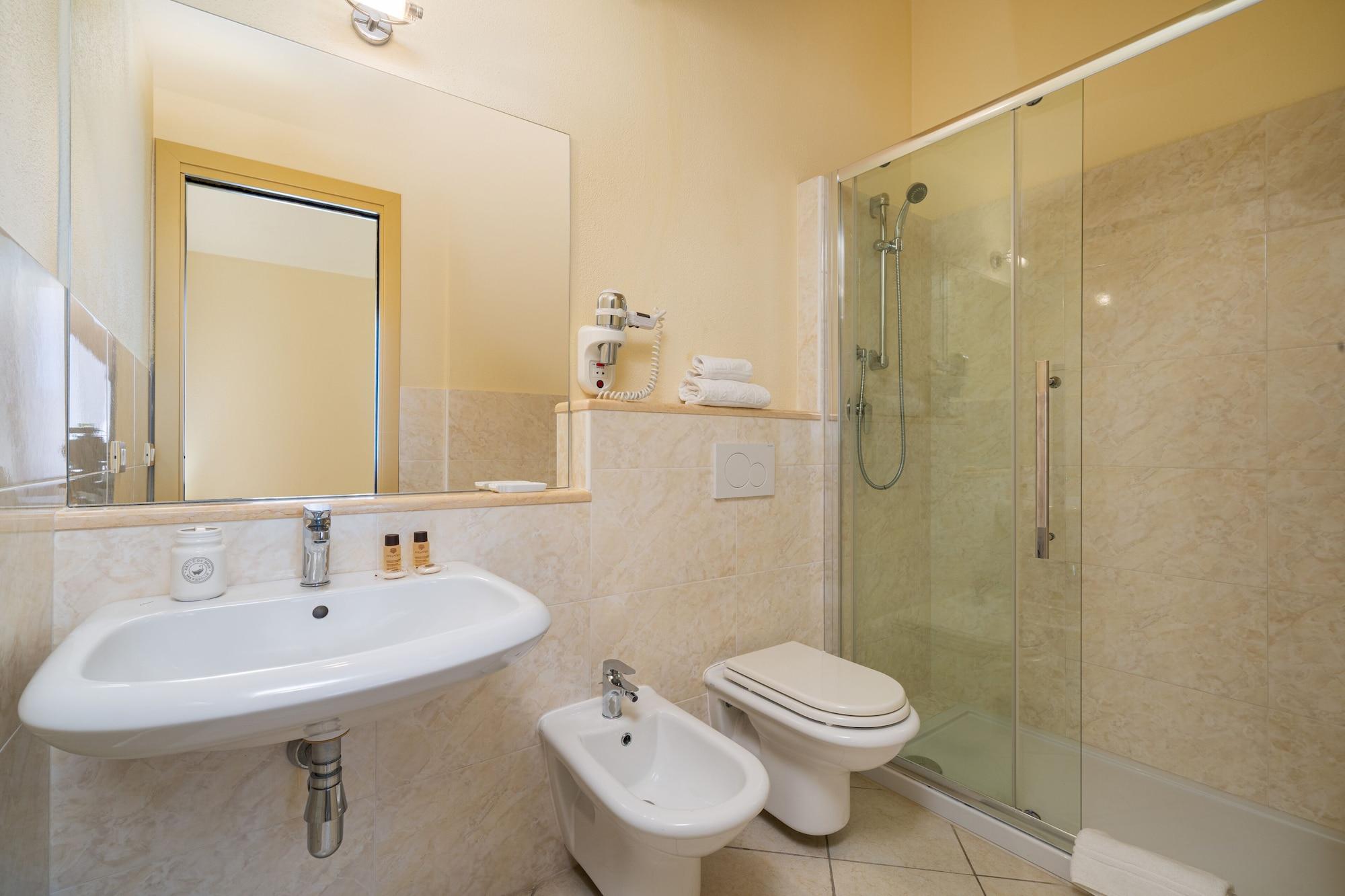 אולביה Hotel Regina Elena מראה חיצוני תמונה