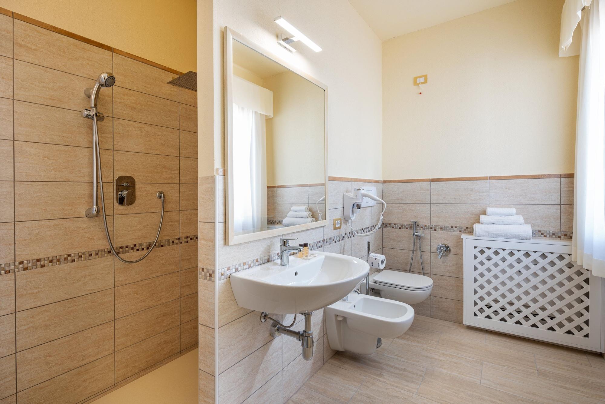 אולביה Hotel Regina Elena מראה חיצוני תמונה