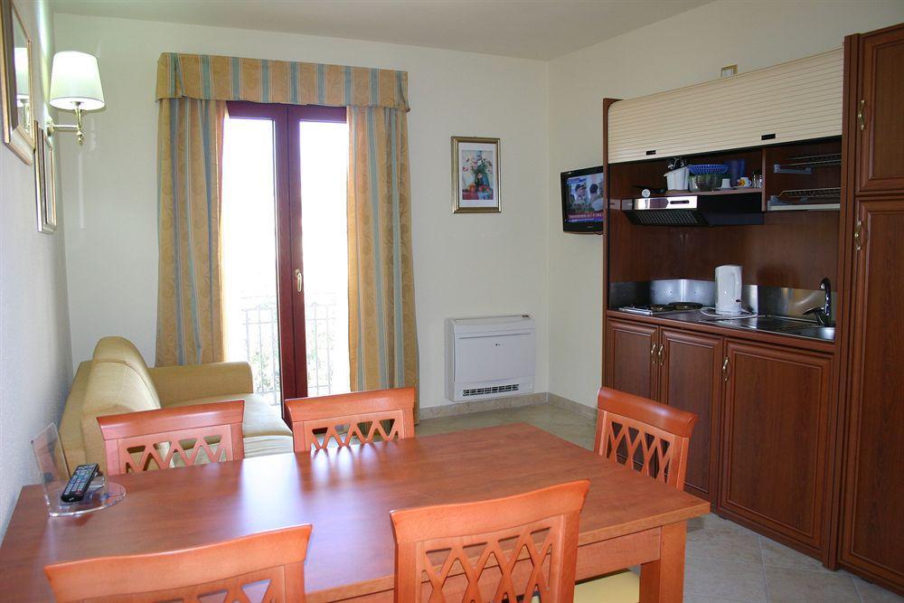 אולביה Hotel Regina Elena מראה חיצוני תמונה