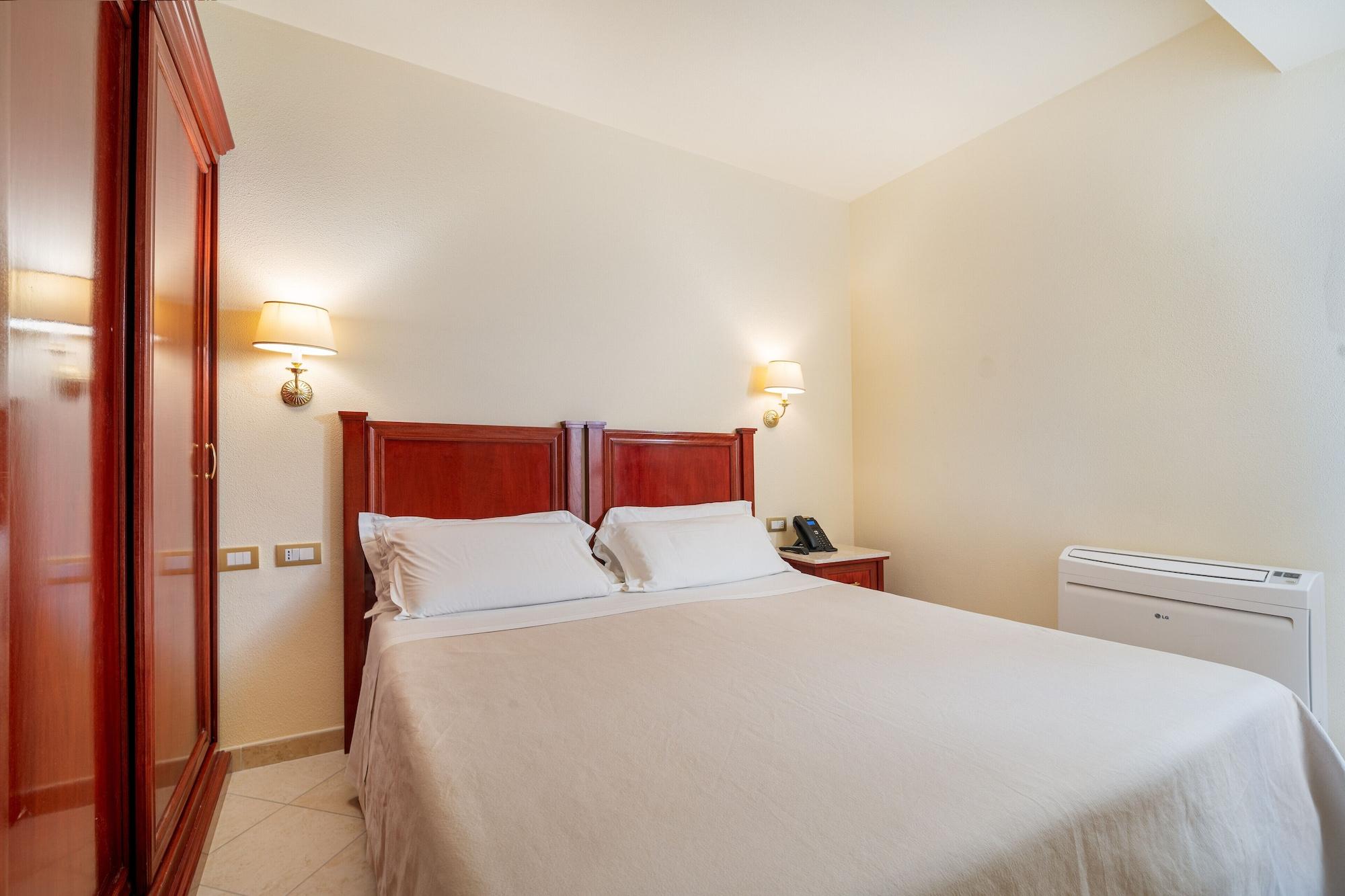 אולביה Hotel Regina Elena מראה חיצוני תמונה
