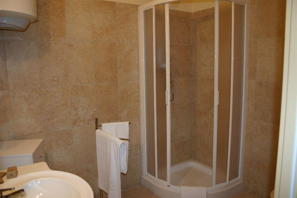 אולביה Hotel Regina Elena מראה חיצוני תמונה